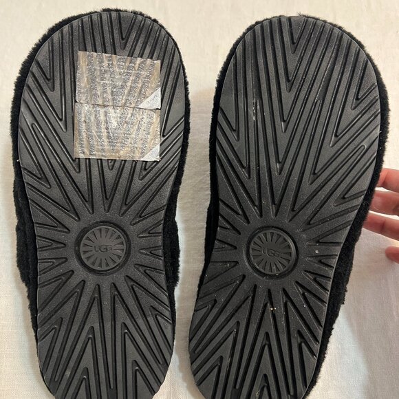 UGG Men’s Fluff Slippers Black Size 8 – Cozy Plush Open-Toe House Shoes - Picture 8 of 8